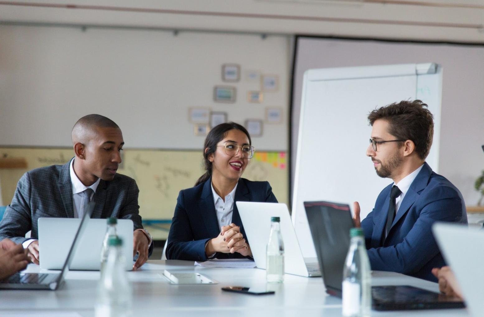 Personne en réflexion sur la gestion émotionnelle